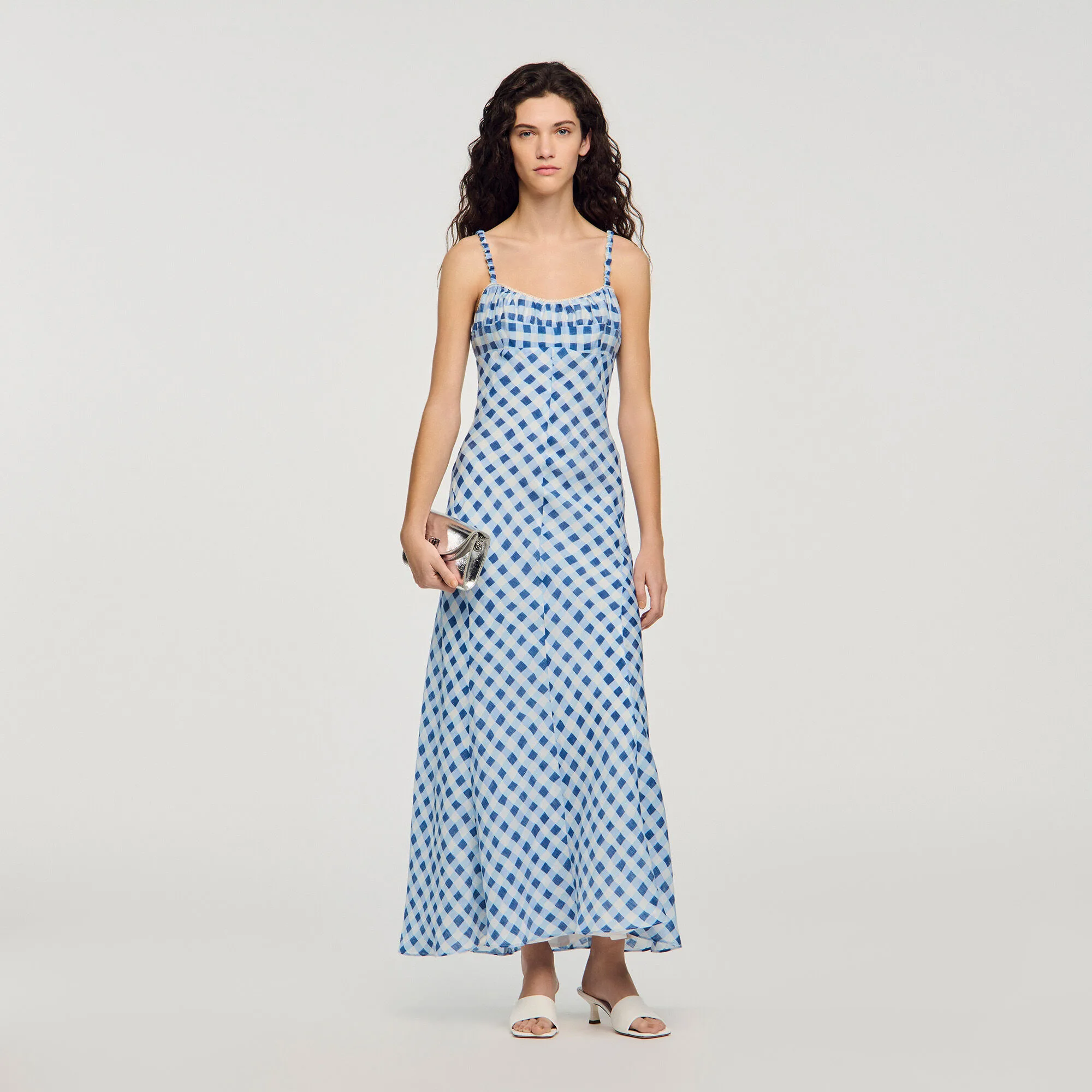 Robe longue vichy en lin — alternative aux tenues d'Emily Cooper dans Emily in Paris