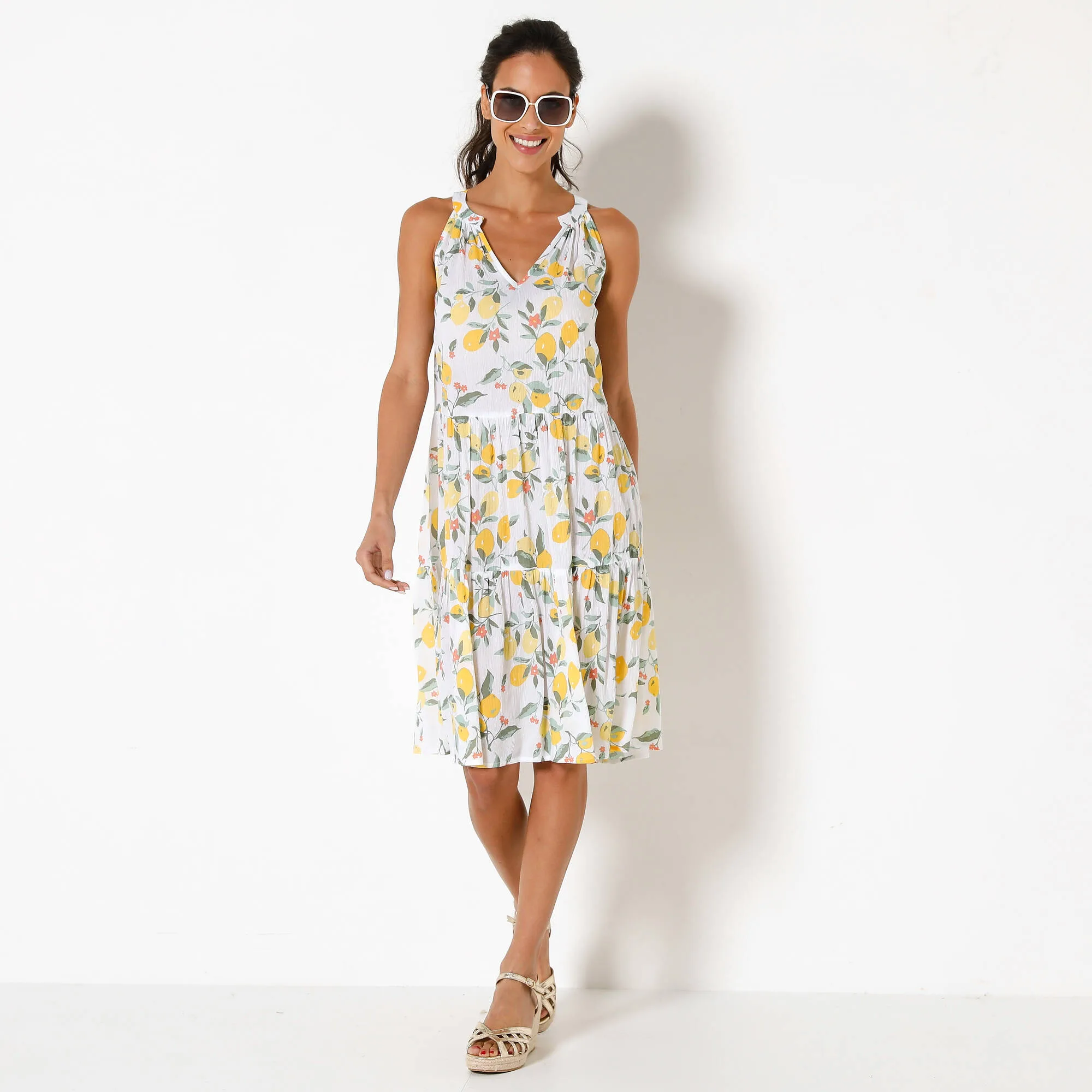 Robe à volants imprimé citrons emmanchures américaines, crépon — alternative aux tenues d'Imperfect Women (Apple TV+)