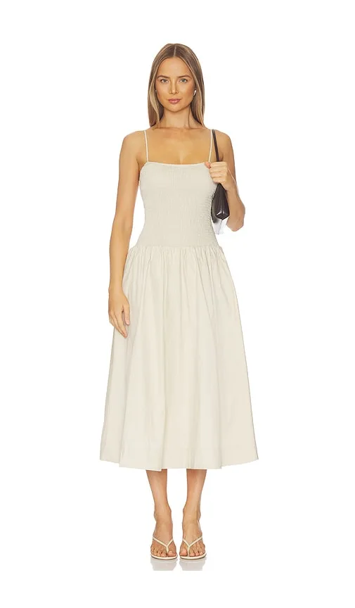 Nia vestido granada en color beige talla XL (también en L). — alternativa barata a un look de famosa