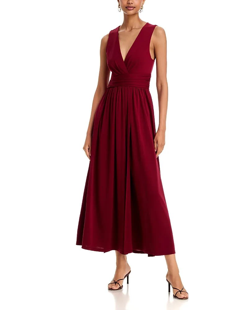 Aqua Sleeveless Twist Jersey Maxi Dress - Exclusive — V-neck dress for an apple-shaped figure