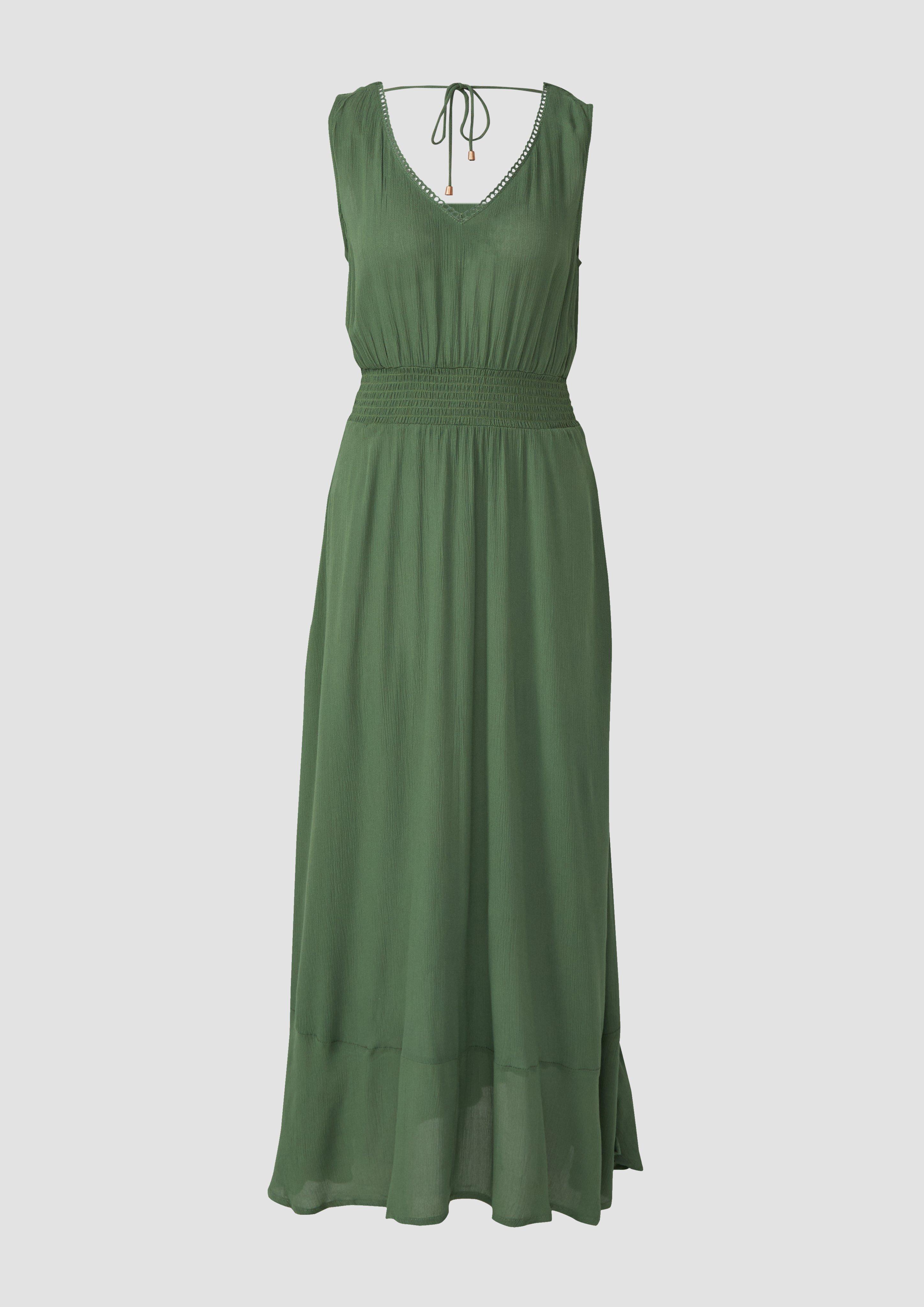 Langes Strandkleid aus Crêpe — wie man einen Apfeltyp kleidet und welche Kleider der Figur schmeicheln