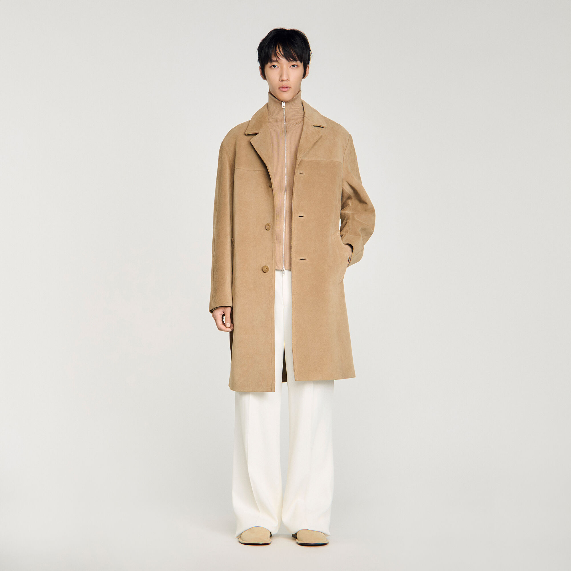 Manteau long en cuir ceinturé