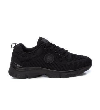 Xti Sneaker schwarz — welche Sneaker-Modelle 2026 zu jedem Outfit passen und wie man sie per Foto findet
