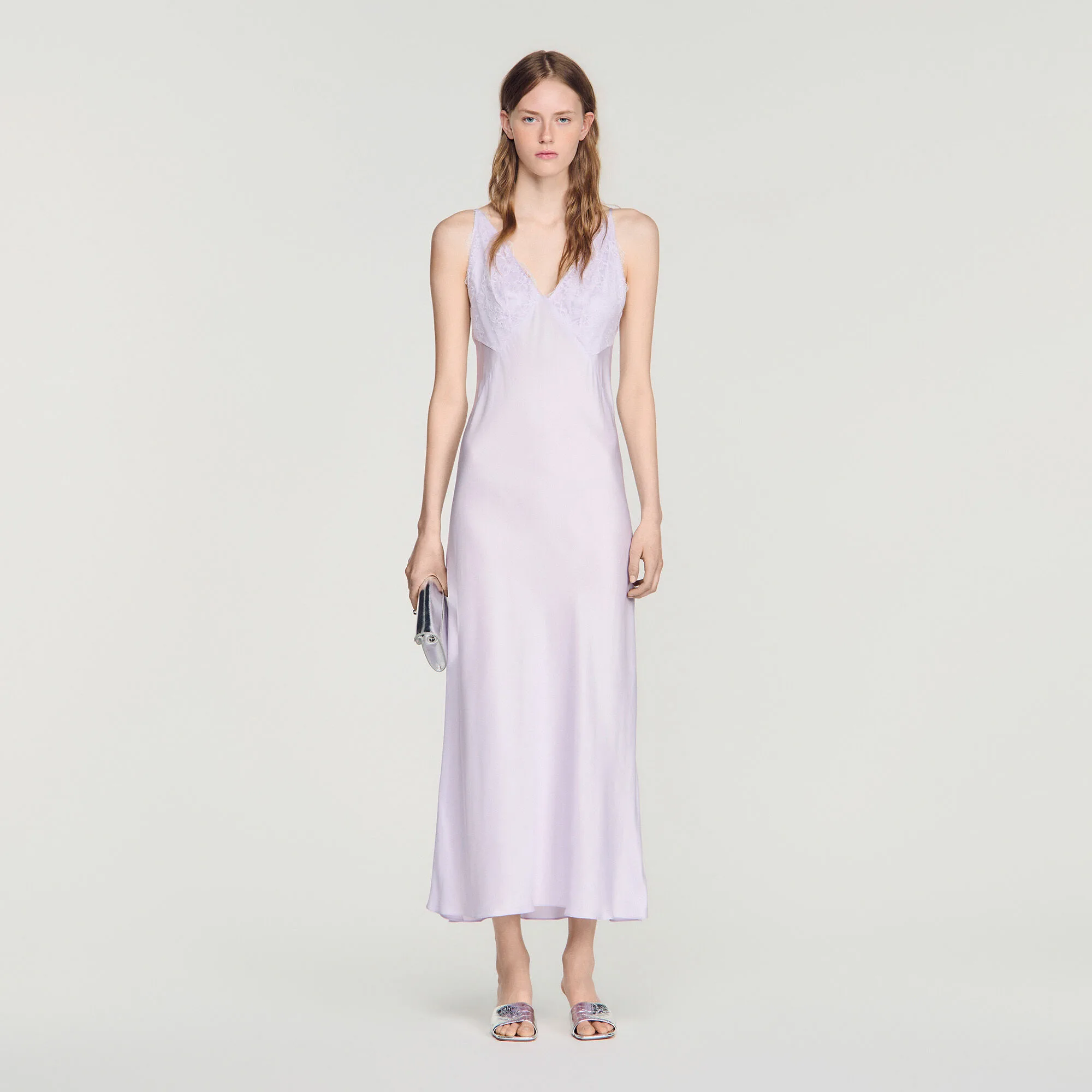 Robe longue à dentelle — alternative pour invitée de mariage