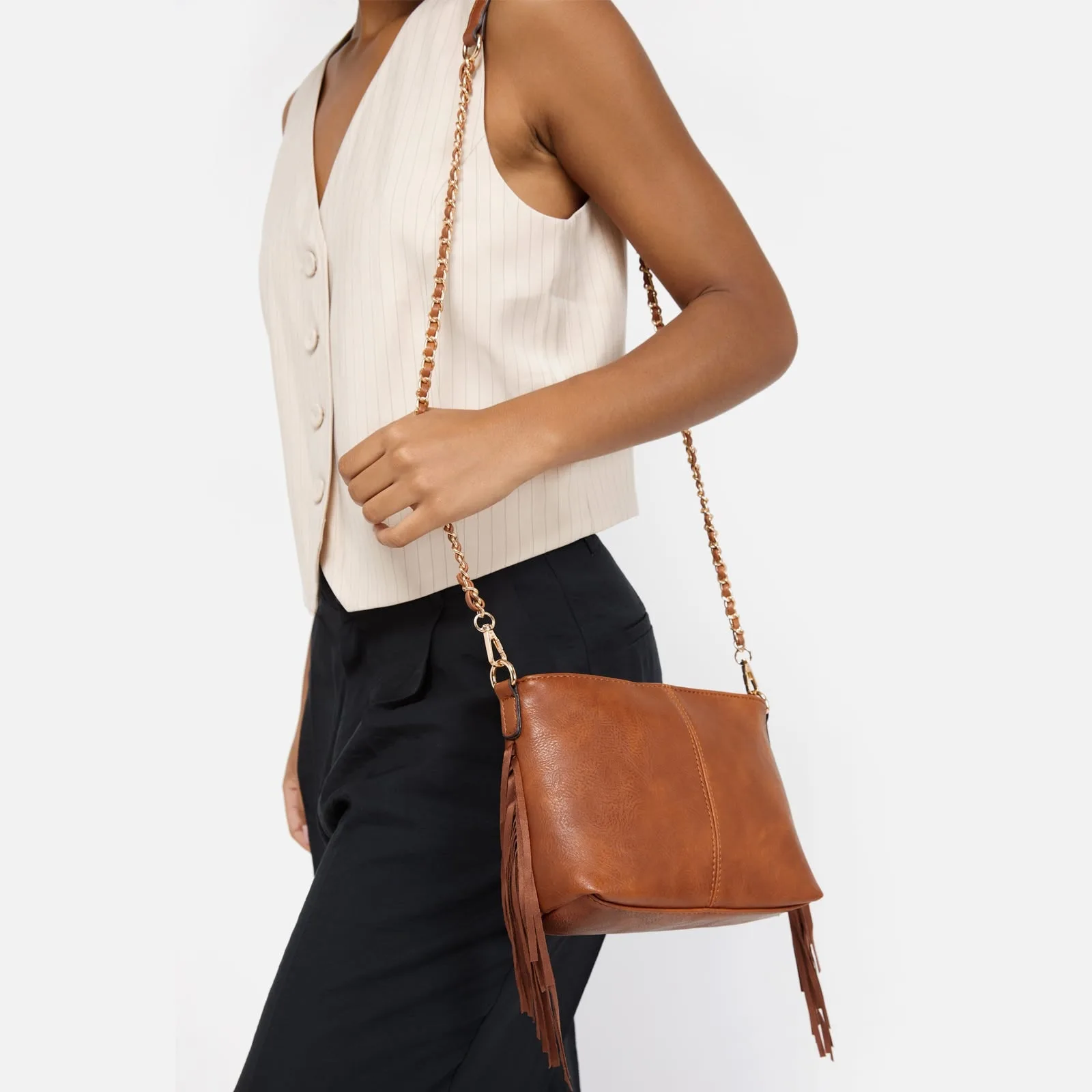 Misako Anabela bolso bandolera pequeño con flecos Camel — alternativas asequibles al bolso Chanel 26 (Preppy Coco) de primavera-verano 2026