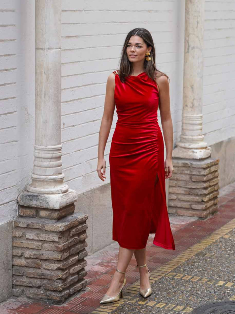 Vestido terciopelo aplique dorado talla única rojo - mariquita trasquilá — looks y outfits de Hong Hae-in en Queen of Tears