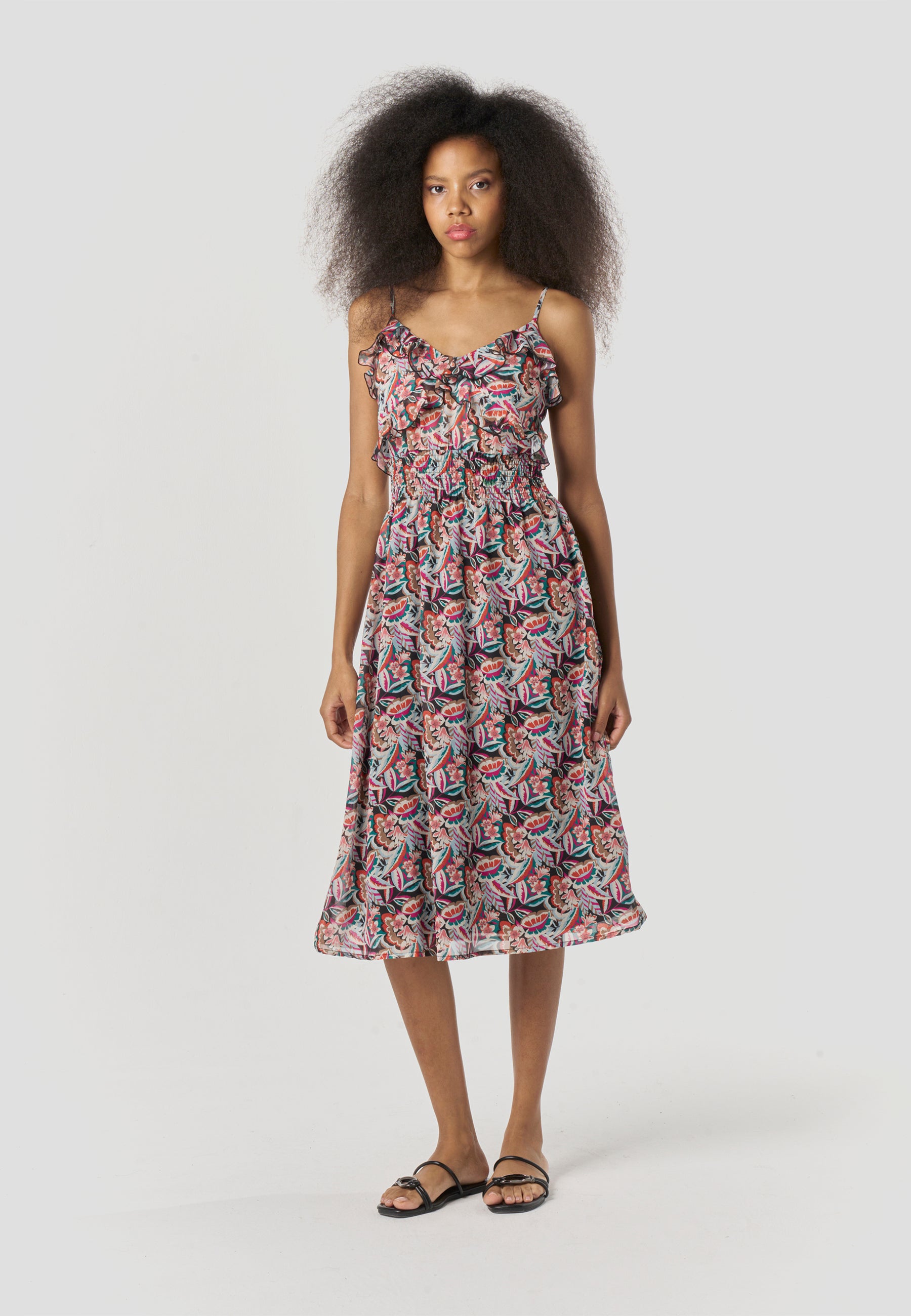 Koroshi Vestido de tirantes midi estampado para mujer — cómo combinar una chaqueta vaquera y encontrar cada prenda por foto