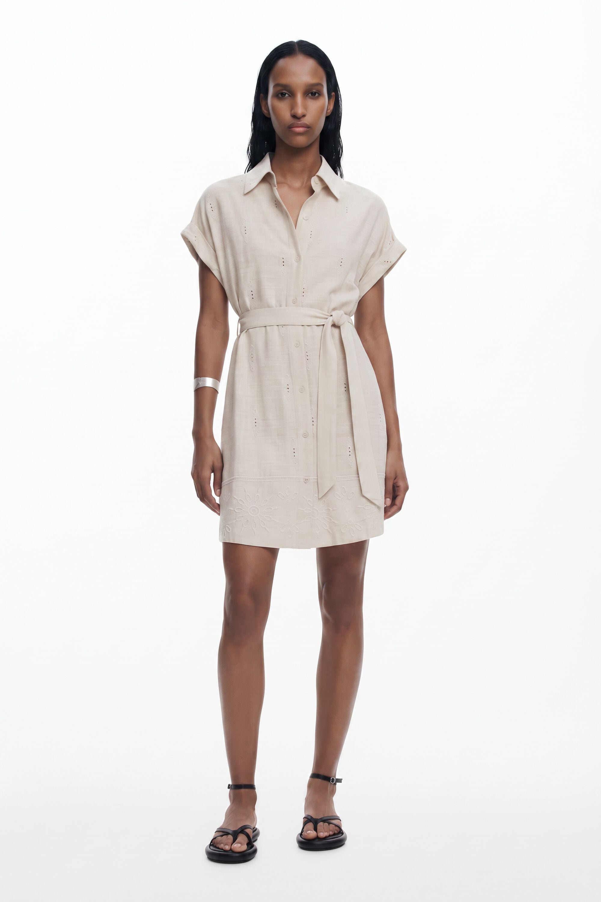 Desigual, Vestido corto troquelado, Blanco, XS — cómo elegir y encontrar el vestido de verano perfecto por foto